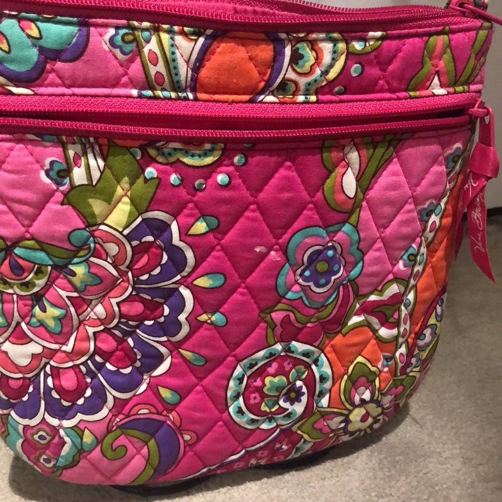 Vera Bradley Cross body has zipper/pouches.approximately 8 1/2 x 9” - Picture 3 of 5